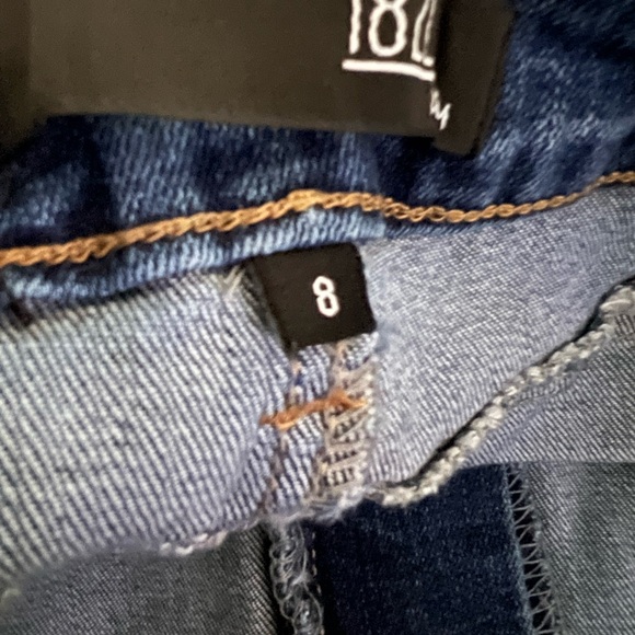 1822 Denim Light Blue Distressed Jeans - Picture 4 of 6